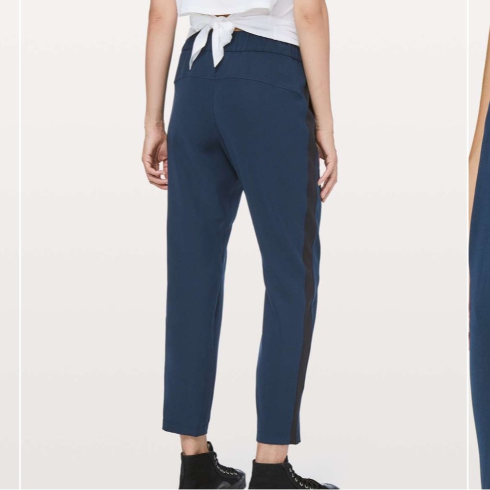 Lululemon On The Fly Pant Woven *Track Stripe
True Navy / Black 8